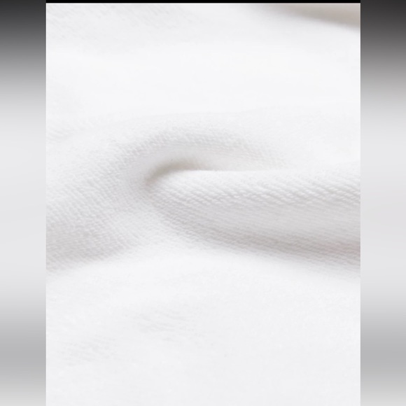 Aritzia - TNA Cozy Fleece Boyfriend 5" Sweatshort White Size L - Picture 7 of 13